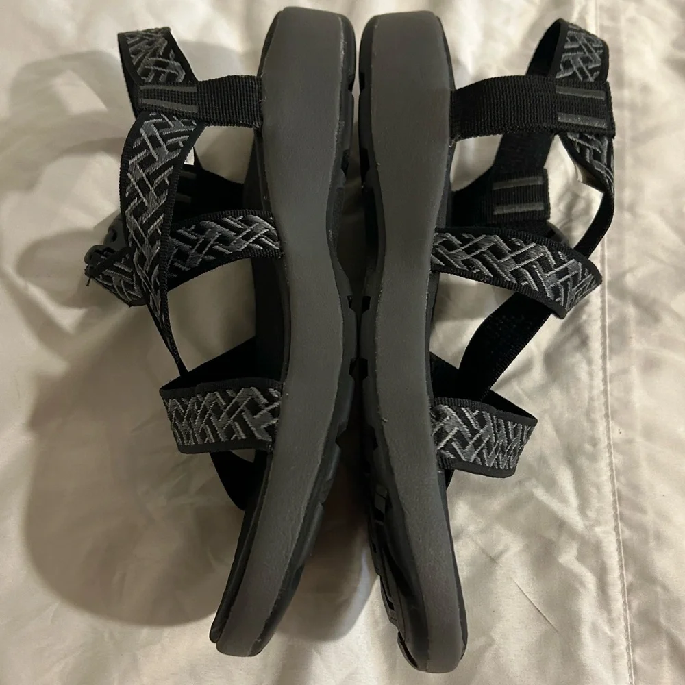 Skechers mens size 11 black sandals. - Picture 4 of 7